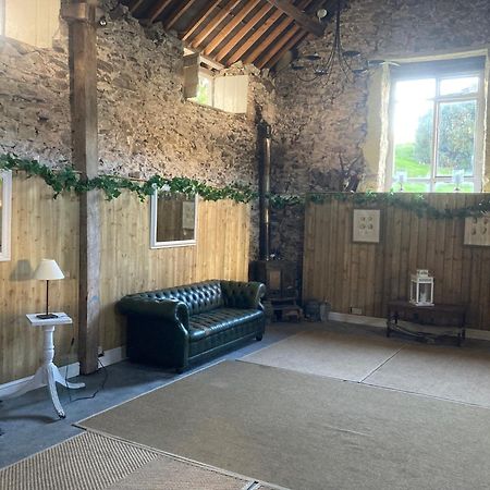 Penbedw Uchaf Estate - Rural Retreats, Tennis 莫尔德 外观 照片