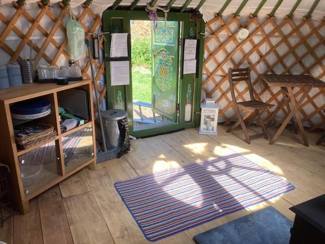 Penbedw Uchaf Estate - Rural Retreats, Tennis 莫尔德 外观 照片