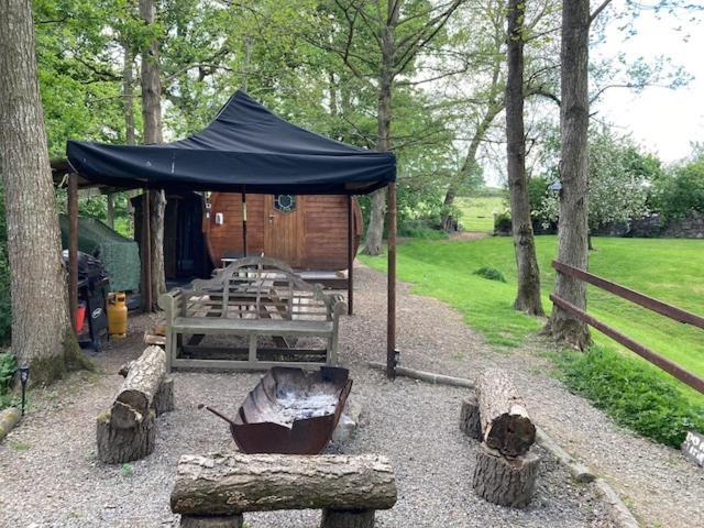 Penbedw Uchaf Estate - Rural Retreats, Tennis 莫尔德 外观 照片